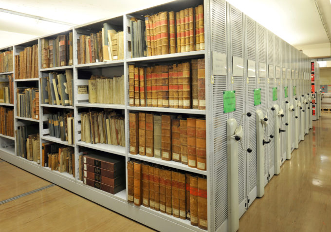 Regale/Schränke eines ArchivsArch